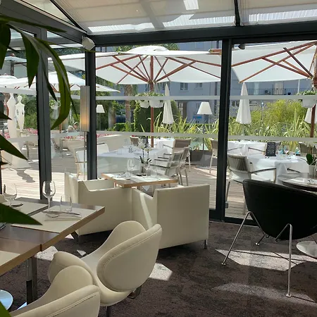 Готель Le Canberra 4*