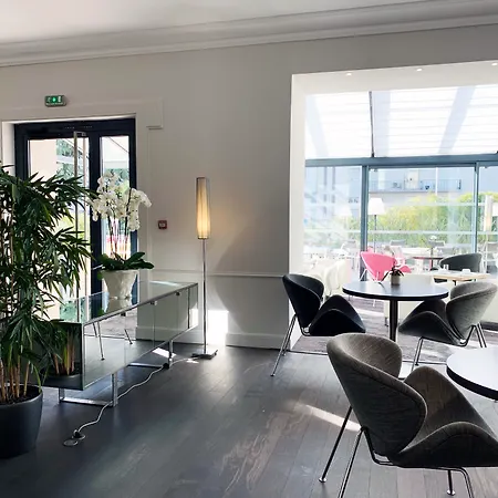 Le Canberra Готель 4*