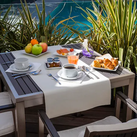 Le Canberra 4* Канни